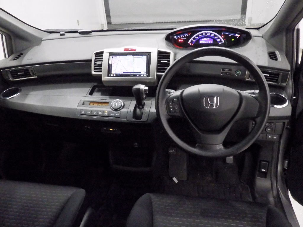HONDA FREED SPIKE