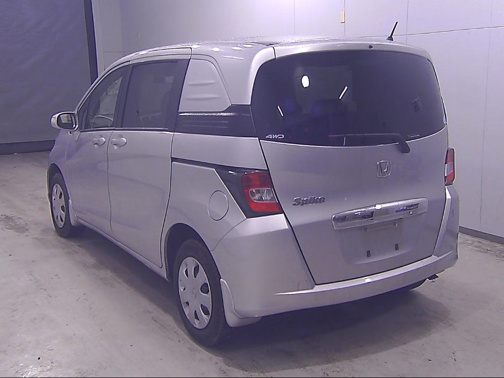 HONDA FREED SPIKE
