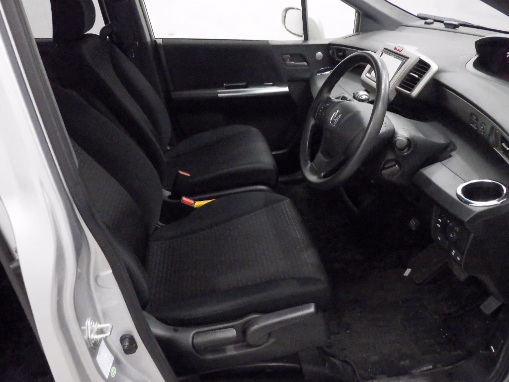 HONDA FREED SPIKE