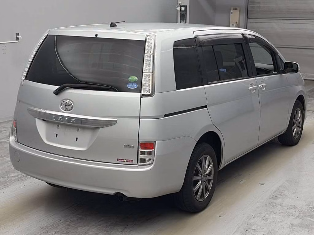 TOYOTA ISIS