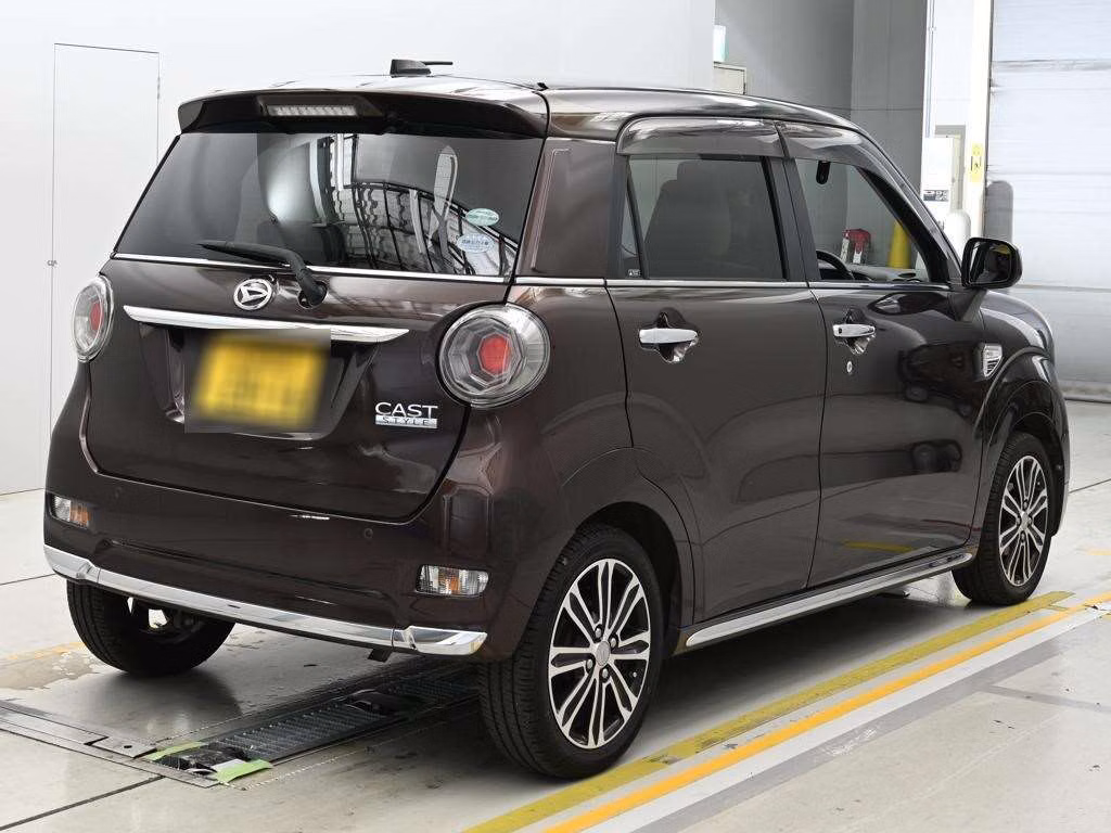 DAIHATSU CAST