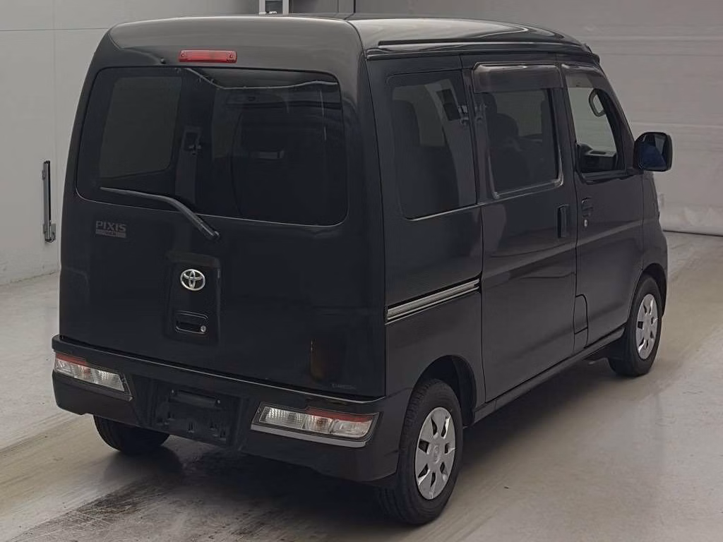 TOYOTA PIXIS VAN