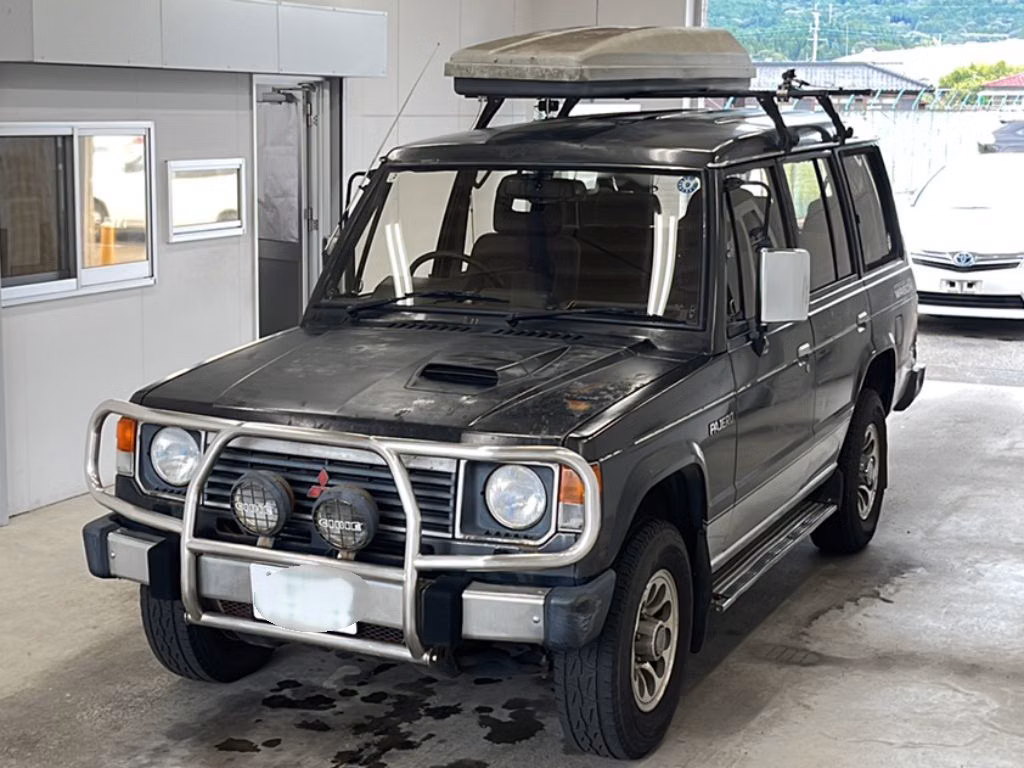 MITSUBISHI PAJERO