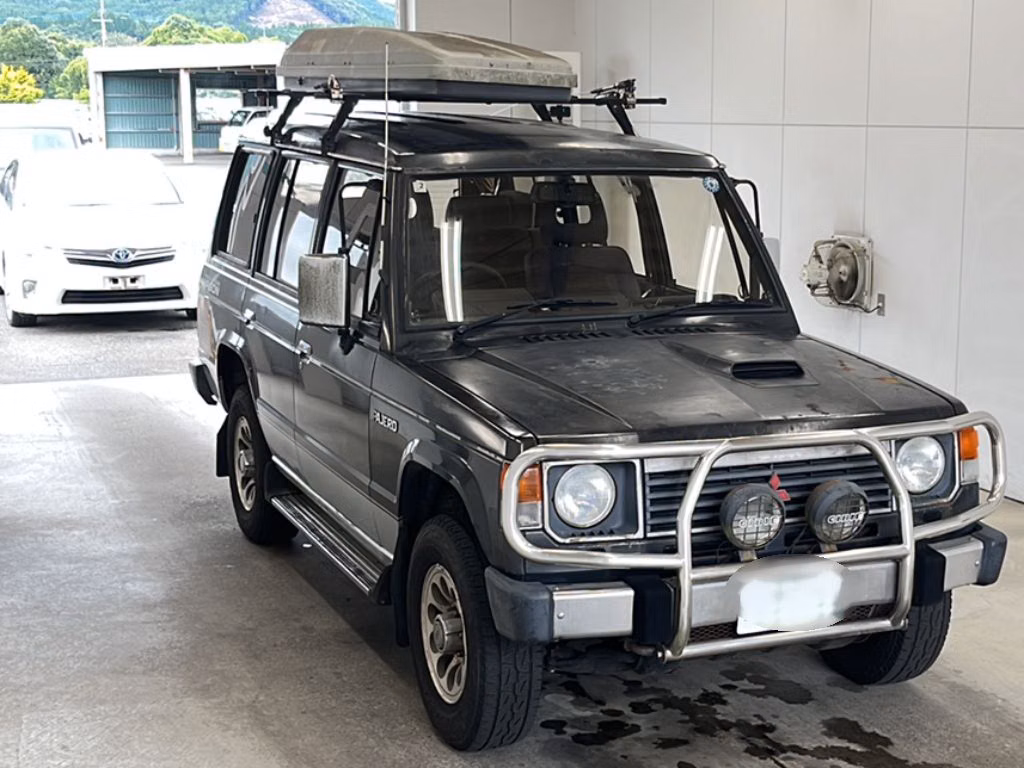 MITSUBISHI PAJERO