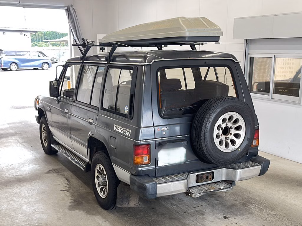 MITSUBISHI PAJERO
