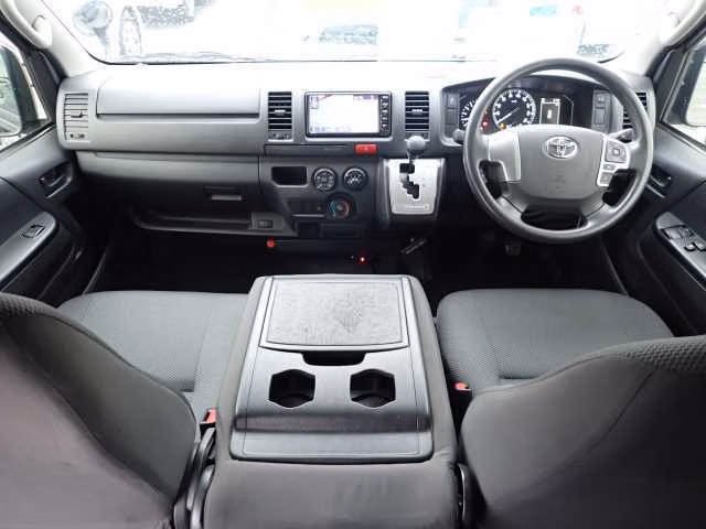 TOYOTA REGIUS ACE
