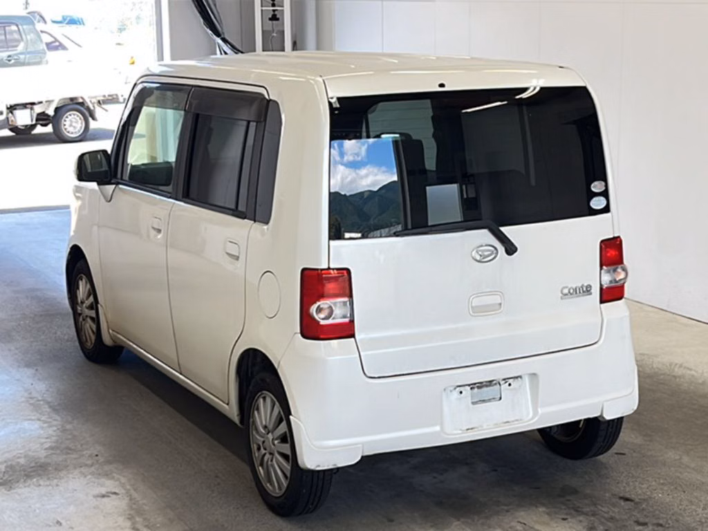 DAIHATSU MOVE CONTE