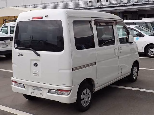 TOYOTA PIXIS VAN