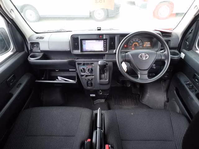 TOYOTA PIXIS VAN