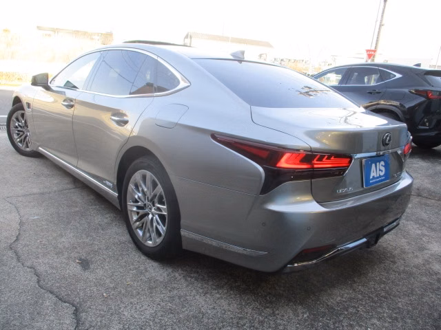 Lexus LS500h
