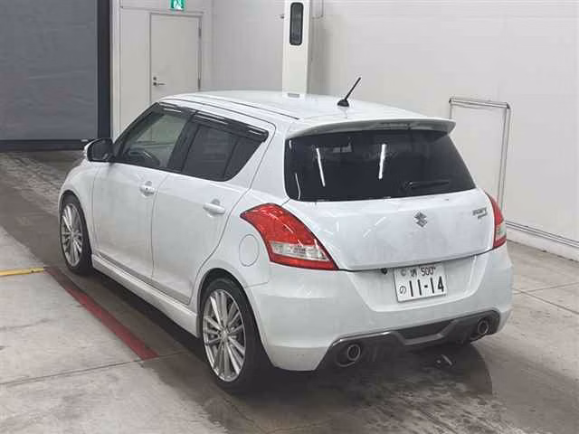 SUZUKI SWIFT