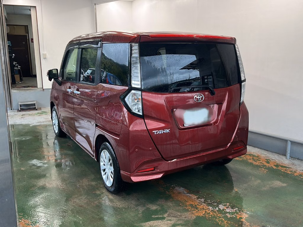 TOYOTA TANK