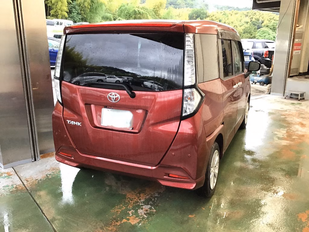 TOYOTA TANK