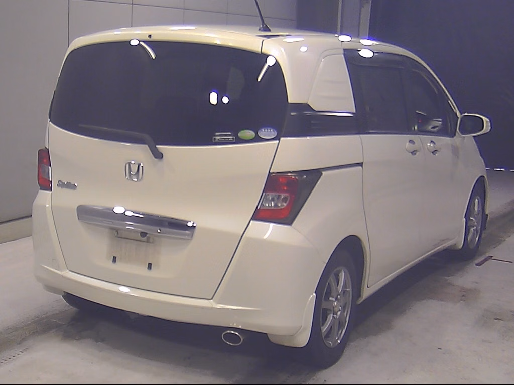 HONDA FREED SPIKE