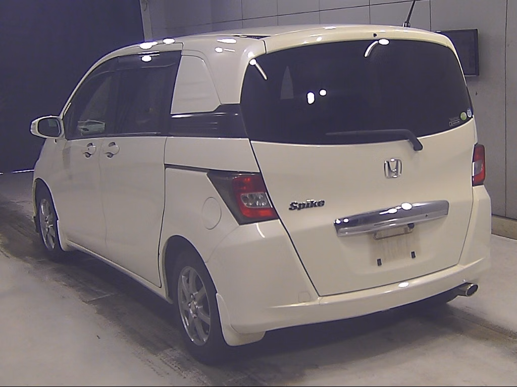 HONDA FREED SPIKE