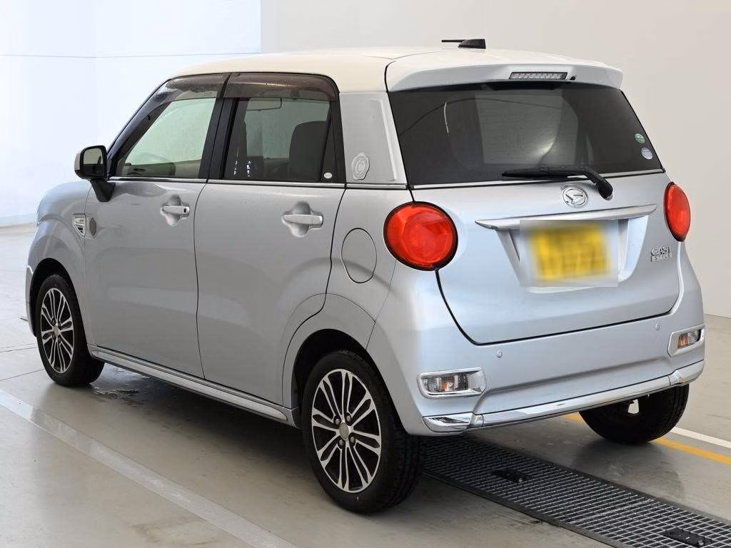 DAIHATSU CAST