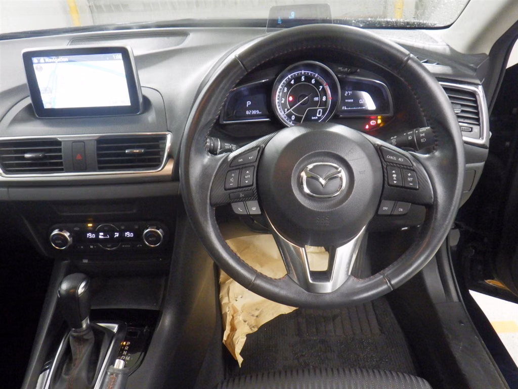 MAZDA AXELA