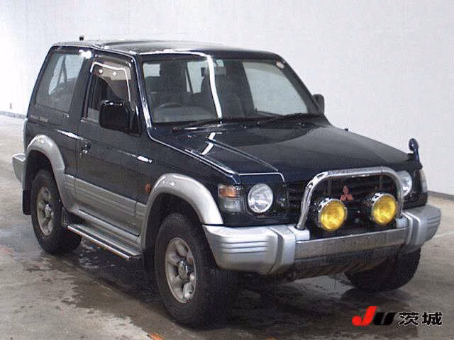MITSUBISHI PAJERO
