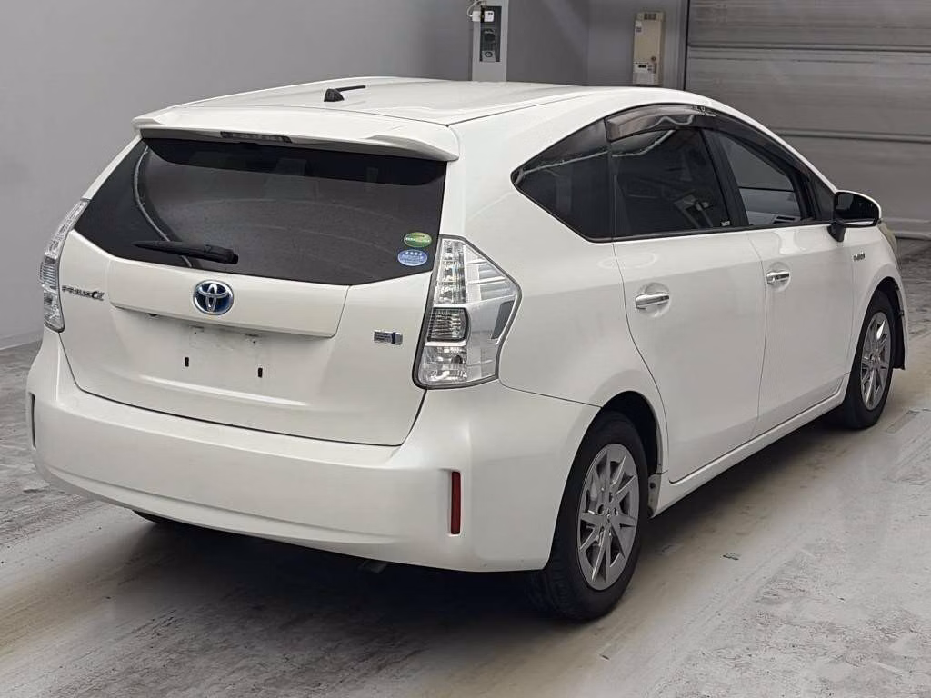TOYOTA PRIUS ALPHA