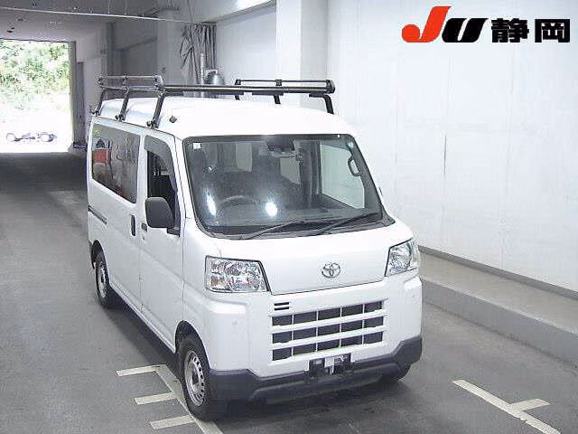 TOYOTA PIXIS VAN