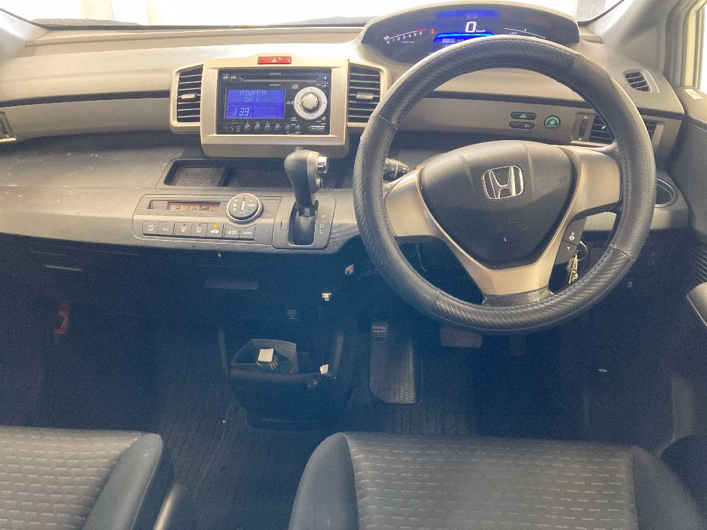 HONDA FREED SPIKE