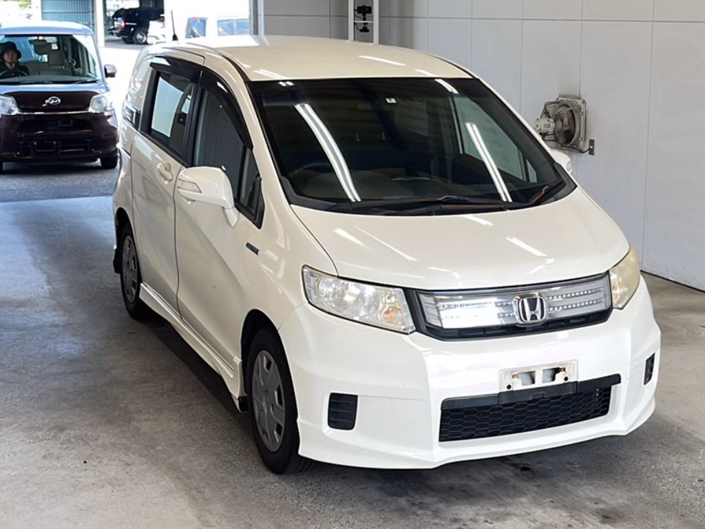 HONDA FREED SPIKE