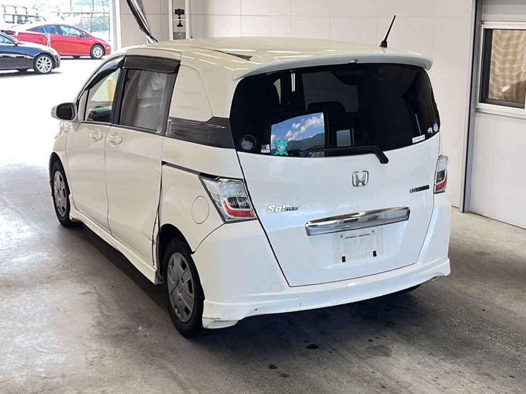 HONDA FREED SPIKE