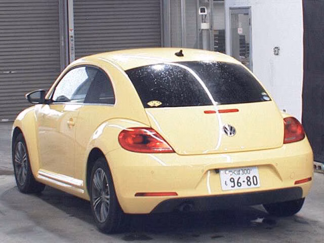 VOLKSWAGEN BEETLE