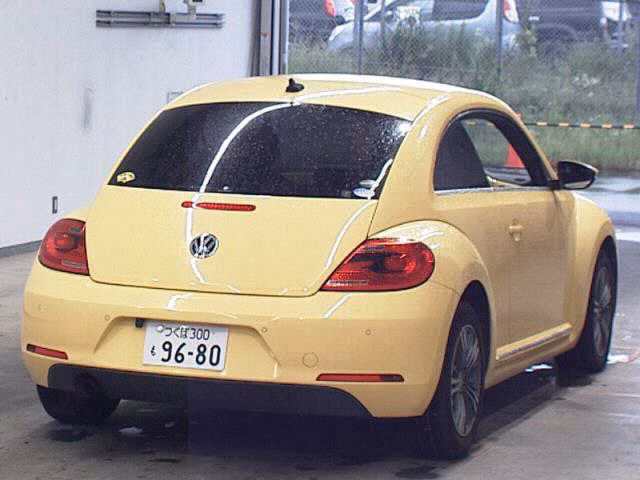 VOLKSWAGEN BEETLE