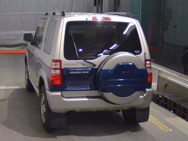 MITSUBISHI PAJERO MINI