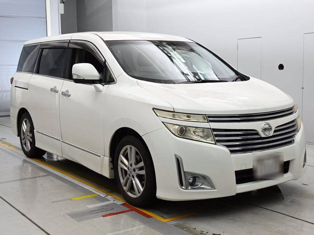 NISSAN ELGRAND