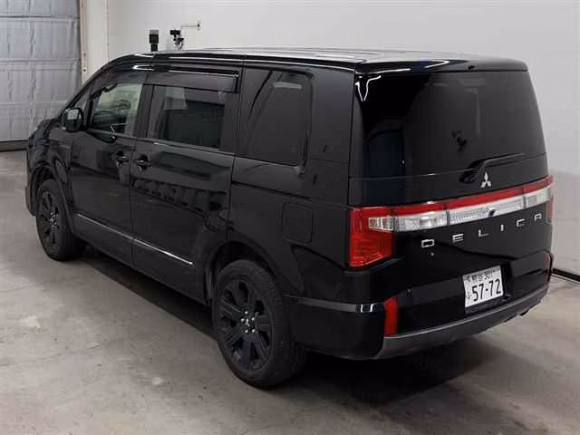 MITSUBISHI DELICA D:5