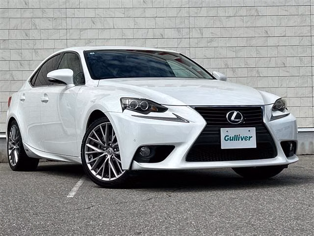 Lexus IS300h