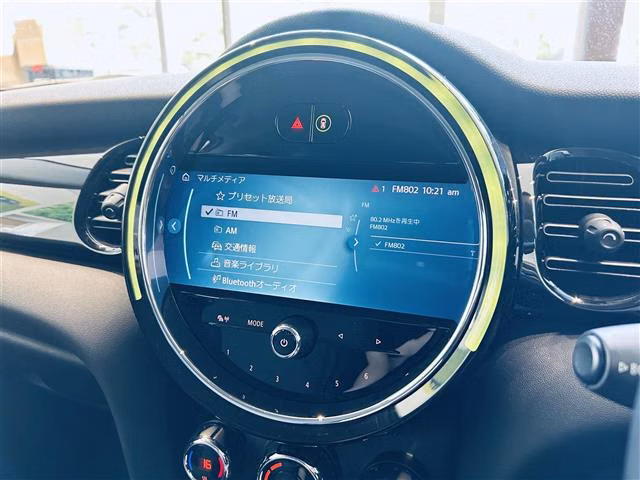 MINI HATCH