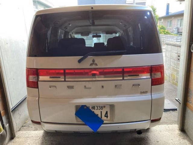 Mitsubishi Delica D:5