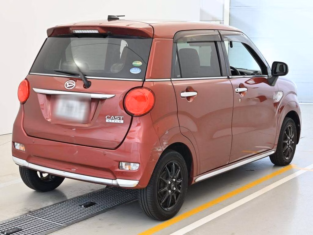 DAIHATSU CAST