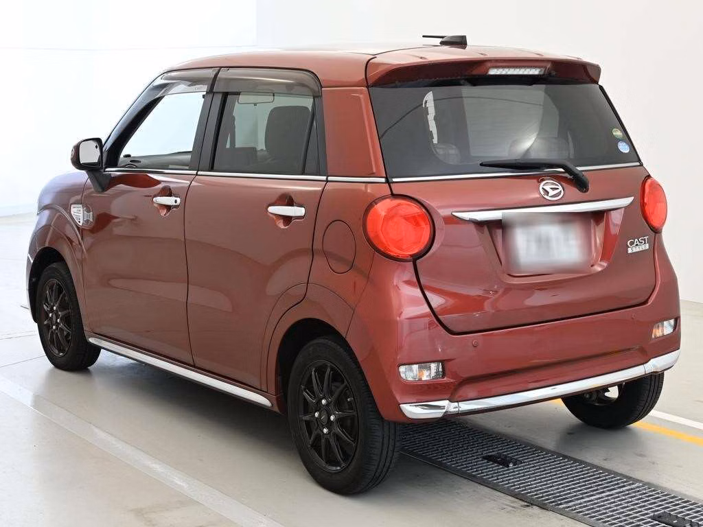 DAIHATSU CAST
