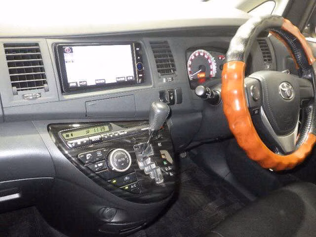 TOYOTA ISIS