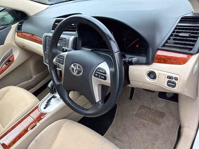 TOYOTA PREMIO