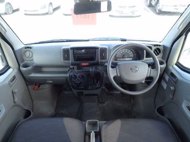NISSAN NV100 CLIPPER