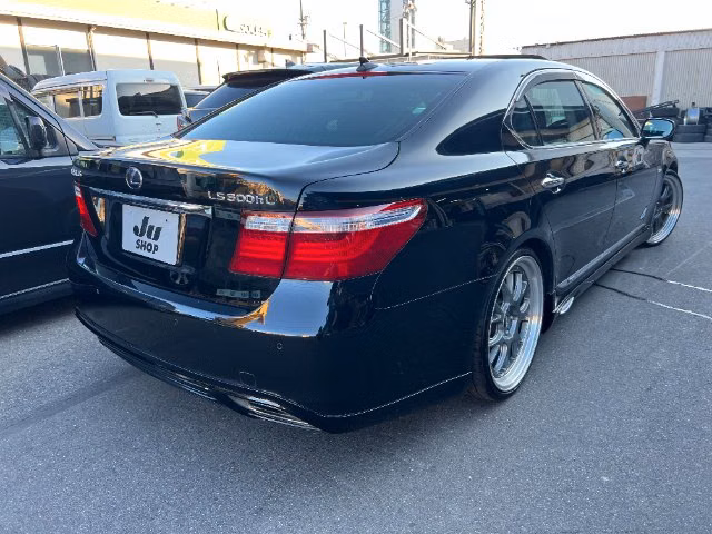 Lexus LS600h
