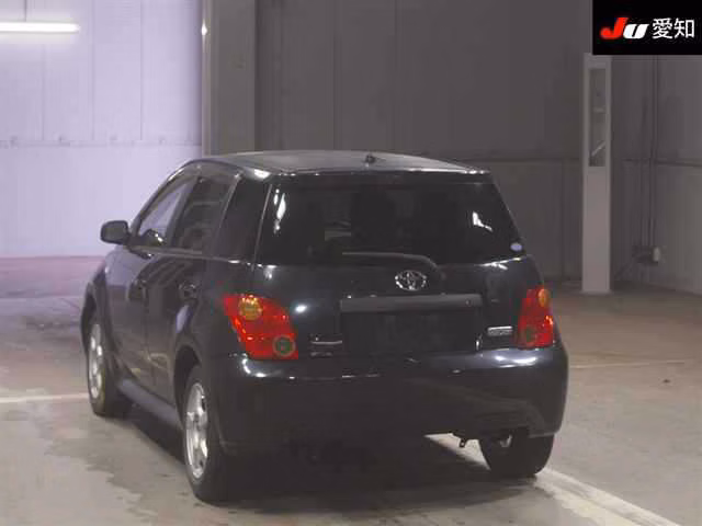 TOYOTA IST