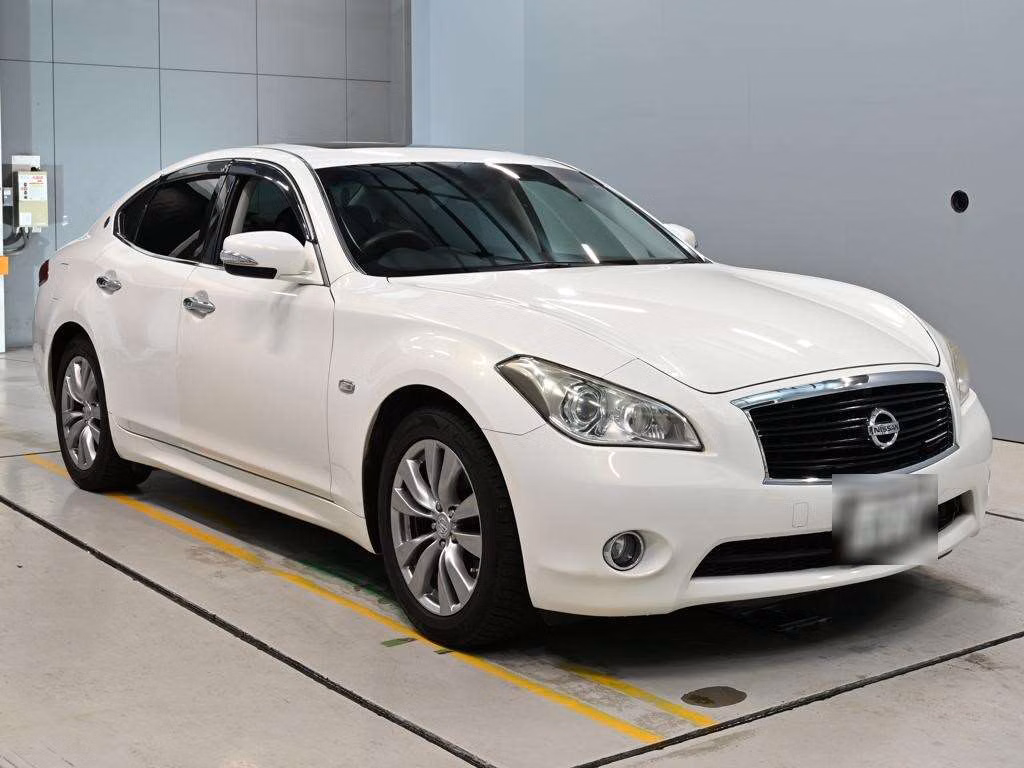 NISSAN FUGA