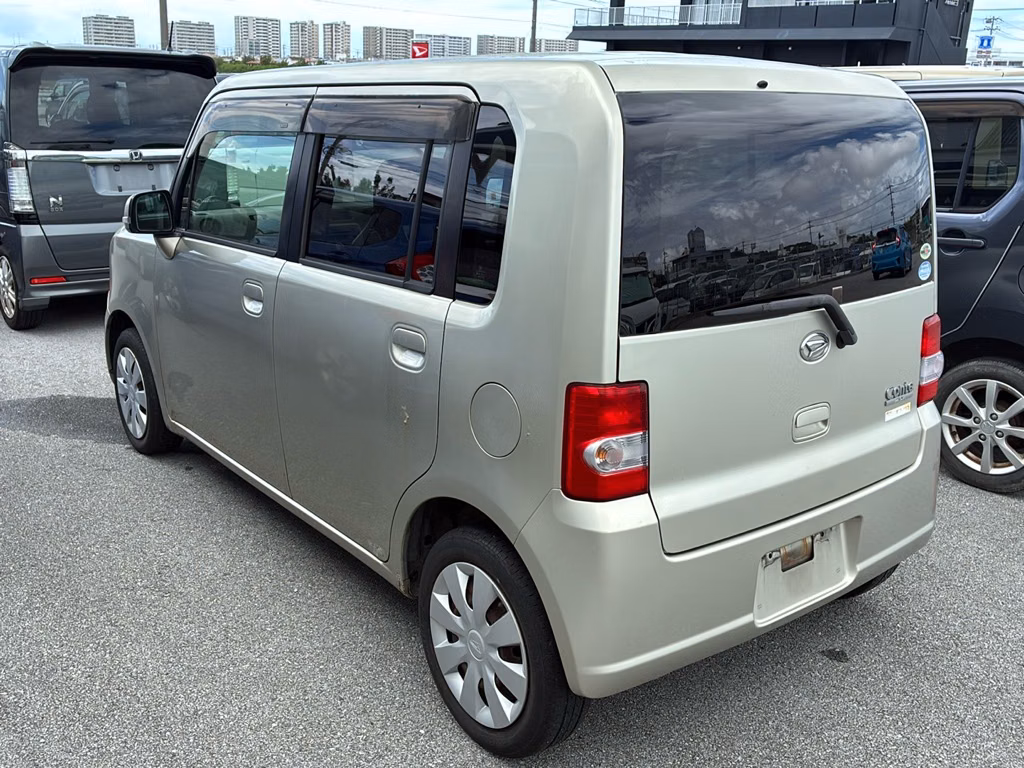 DAIHATSU MOVE CONTE