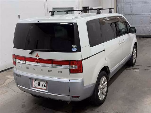 MITSUBISHI DELICA D:5