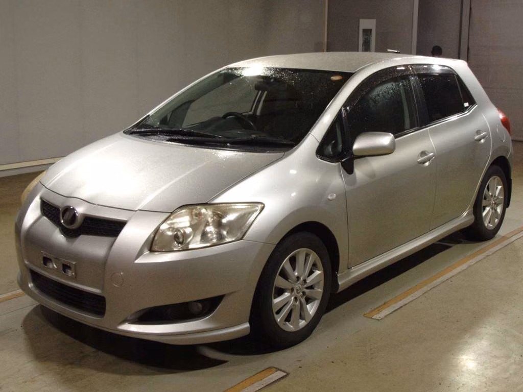 TOYOTA AURIS