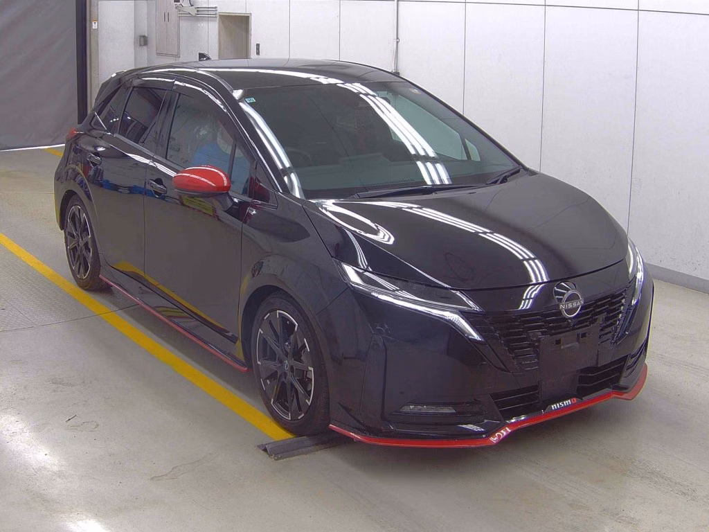 Nissan Aura
