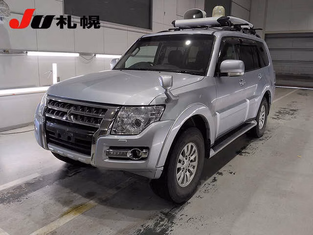 MITSUBISHI PAJERO