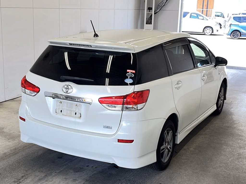 TOYOTA WISH