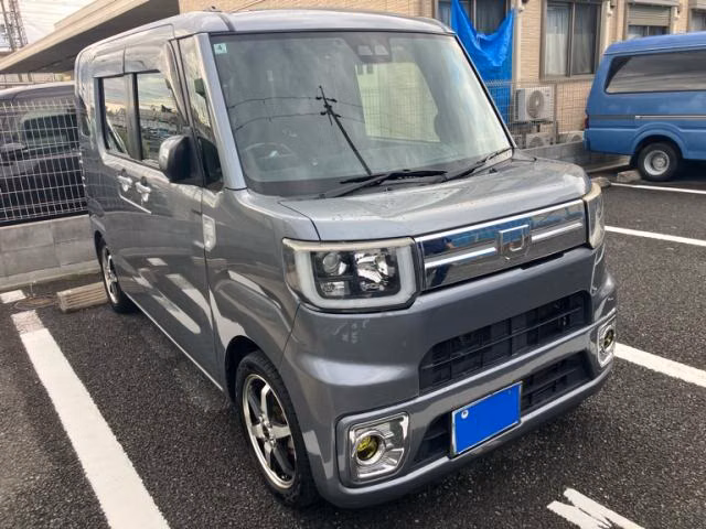DAIHATSU WAKE